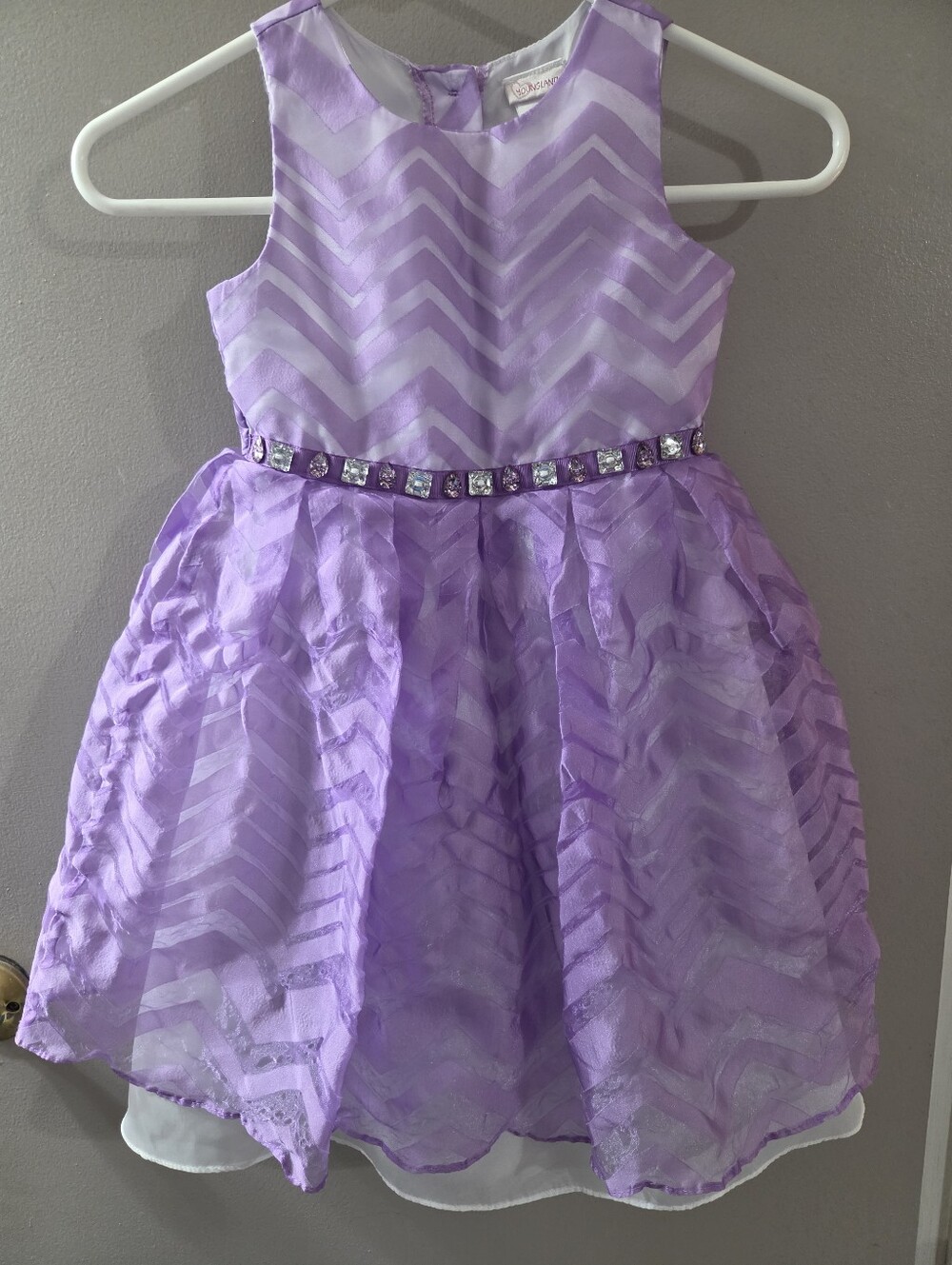 Lavender Girls Party Dress with Gemstone Waistband Accenting Layered skirt. Sz 6